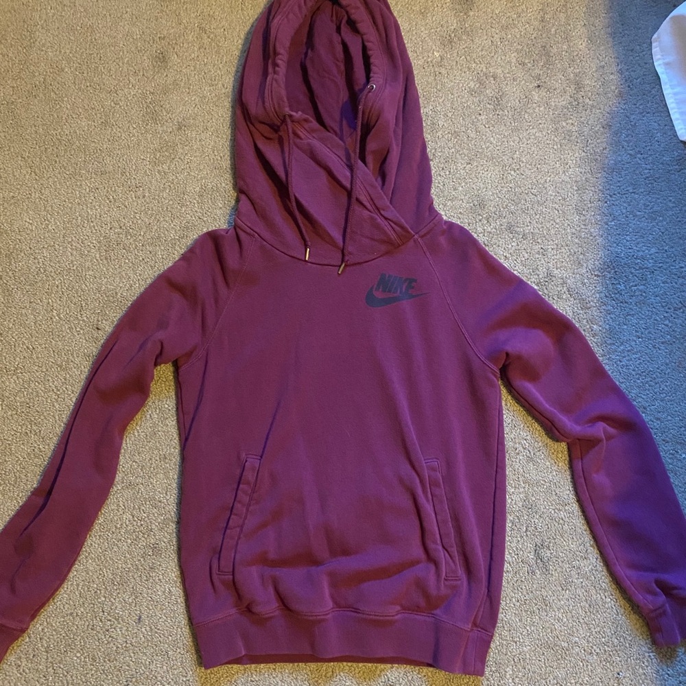 nike sweatshirt